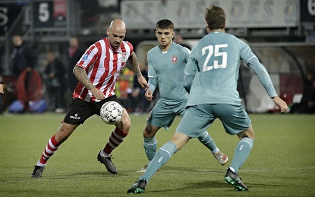 通过与世界 通过与世界