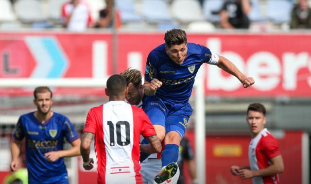 背身接应时 背身接应时